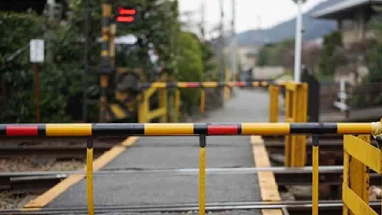 Jagtial News: పది రోజులు పూడూరు రైల్వే గేటు బంద్