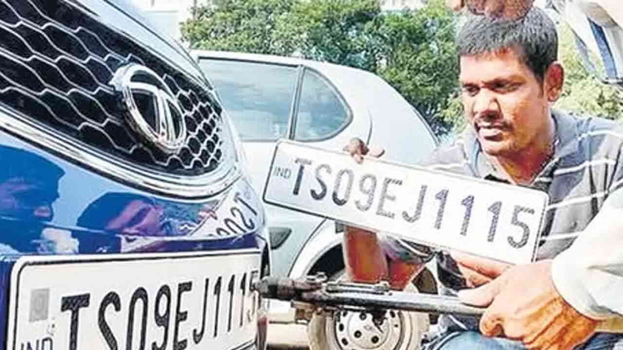 తెలంగాణలో 2019కి ముందు బైక్, కారు కొన్నారా.. షాక్ ఇచ్చిన రాష్ట్ర ప్రభుత్వం