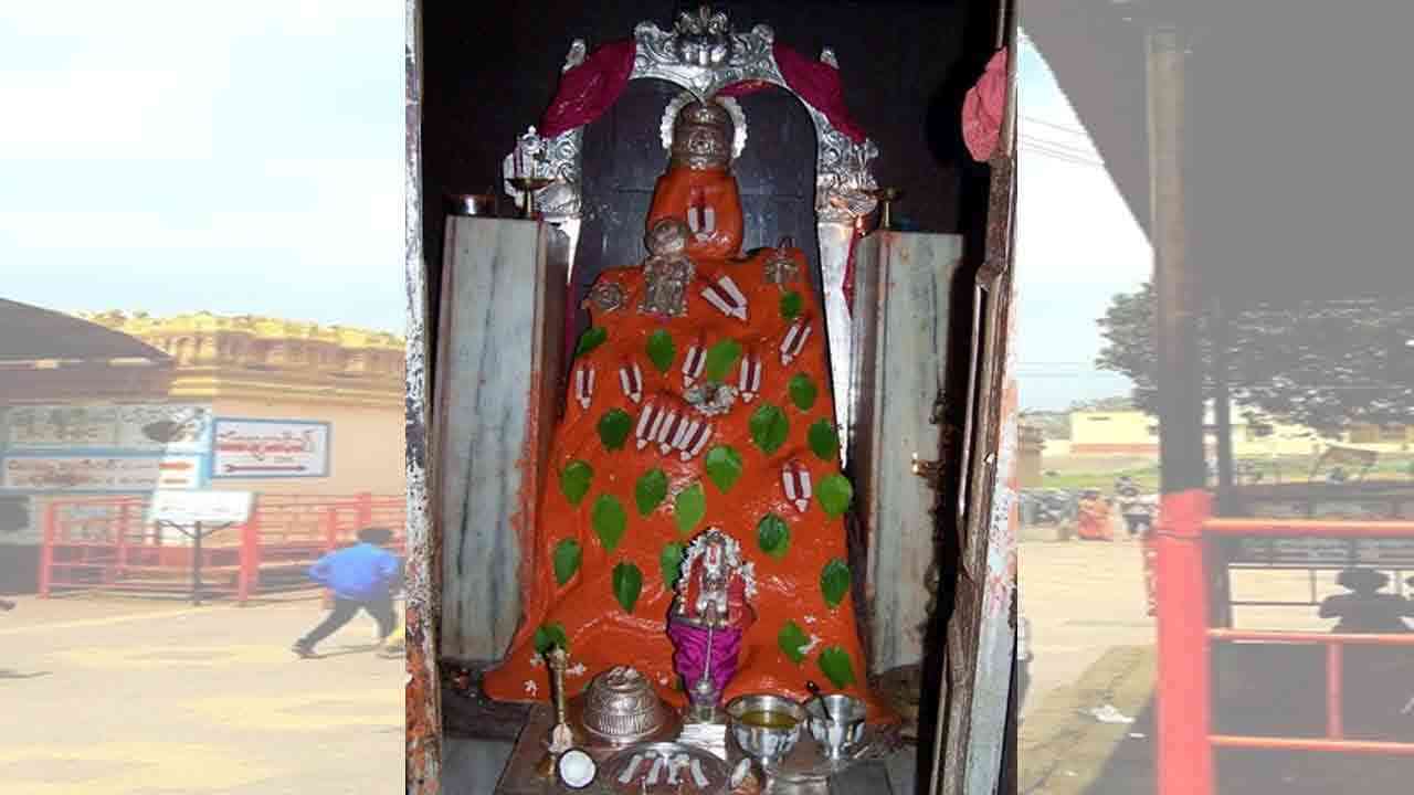 Kondagattu : కాషాయమయమైన కొండగట్టు అంజన్న సన్నిధి.. లక్షలాదిగా తరలివస్తున్న భక్త కోటి